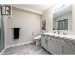 10 HARPER Boulevard - 44