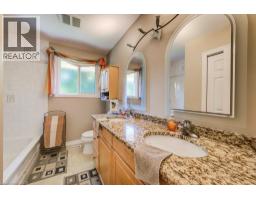 18 MARSHALL Avenue - 17