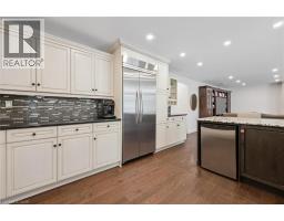 882-888 FAIRWAY Road N - 10
