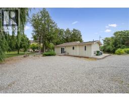 882-888 FAIRWAY Road N - 23