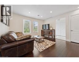 882-888 FAIRWAY Road N - 24