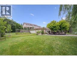 882-888 FAIRWAY Road N - 38