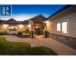 882-888 FAIRWAY Road N - 44