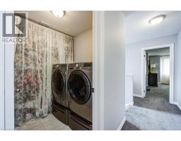 66 YVONNE Crescent - 26