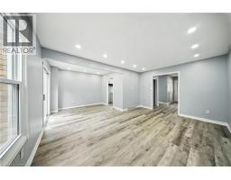8 WOODS End - 16