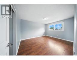 8 WOODS End - 26