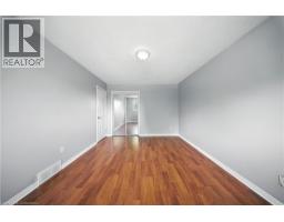 8 WOODS End - 27