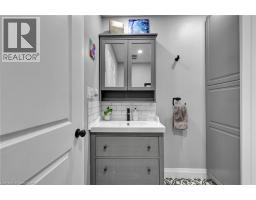 32 NICHOL Street W - 11