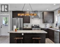 32 NICHOL Street W - 18