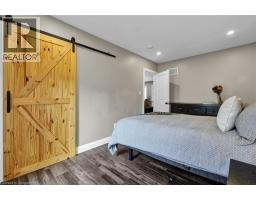 32 NICHOL Street W - 25