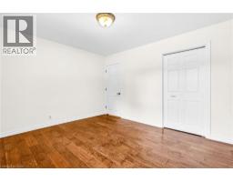 78 TUPPER Crescent - 12