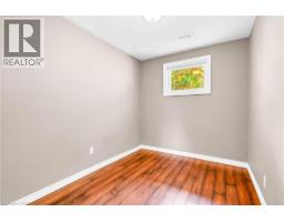 78 TUPPER Crescent - 18