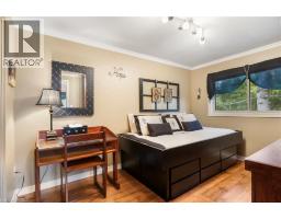 132 MAPLE Street - 12