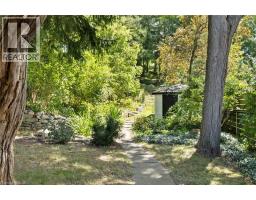 132 MAPLE Street - 22