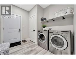 64 QUEEN Street W - 15