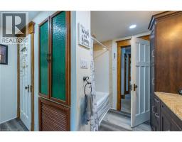 215 NORFOLK Street N - 24