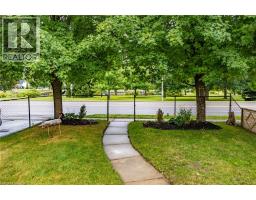 215 NORFOLK Street N - 3