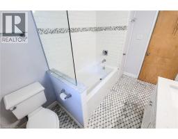 371 ROBINA Road - 40