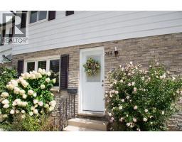 264 RICHARDSON Drive UnitNo. 3 - 2