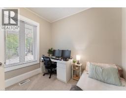 24 ROSE Avenue - 11