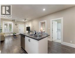 24 ROSE Avenue - 16
