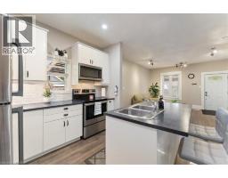24 ROSE Avenue - 17
