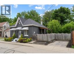 24 ROSE Avenue - 2