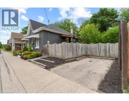 24 ROSE Avenue - 31