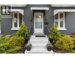 24 ROSE Avenue - 4