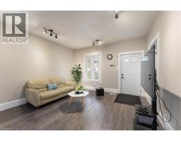 24 ROSE Avenue - 8