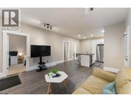 24 ROSE Avenue - 9