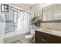 11 JAMES Avenue - 11