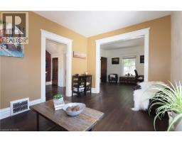 442 LOWTHER Street S - 11