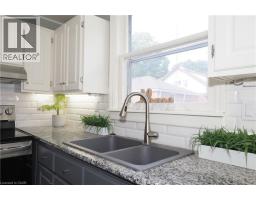 442 LOWTHER Street S - 22