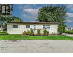 2 FAIRVIEW Crescent - 1