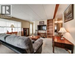 2 FAIRVIEW Crescent - 12