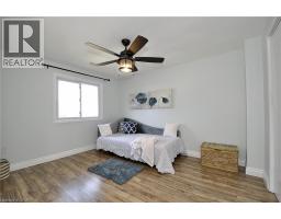 16 BLAIN Avenue - 18