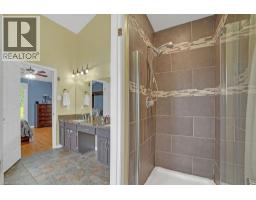 30 HIGHLAND Boulevard - 13
