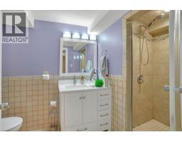 30 HIGHLAND Boulevard - 17