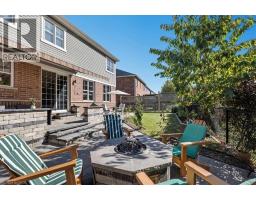 304 FALLING GREEN Crescent - 42
