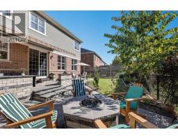 304 FALLING GREEN Crescent - 46