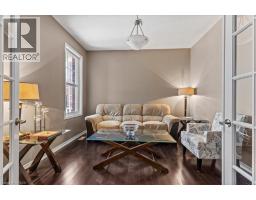 304 FALLING GREEN Crescent - 6
