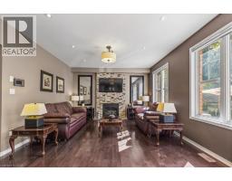 304 FALLING GREEN Crescent - 9