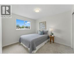 28 WINDALE Crescent - 11