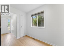 28 WINDALE Crescent - 6
