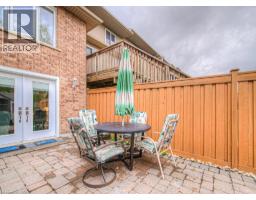 970 ZELLER Crescent - 40