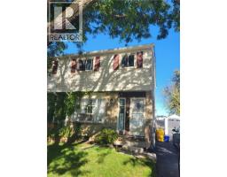70 TIMBERLANE Crescent - 3