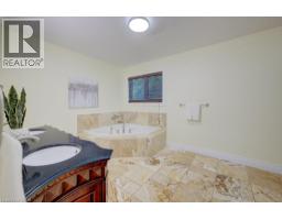 20 GOLDFINCH Street - 16