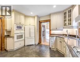 410 MAIN Street W - 11
