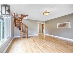 410 MAIN Street W - 17